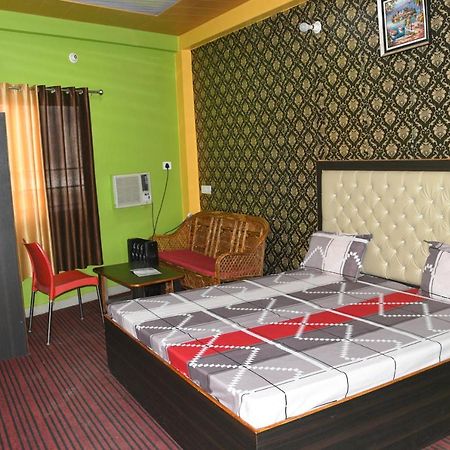 Hotel Mountain View And Rooftop Restaurant Pithorāgarh Eksteriør bilde