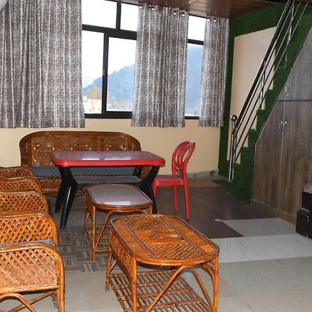 Hotel Mountain View And Rooftop Restaurant Pithorāgarh Eksteriør bilde