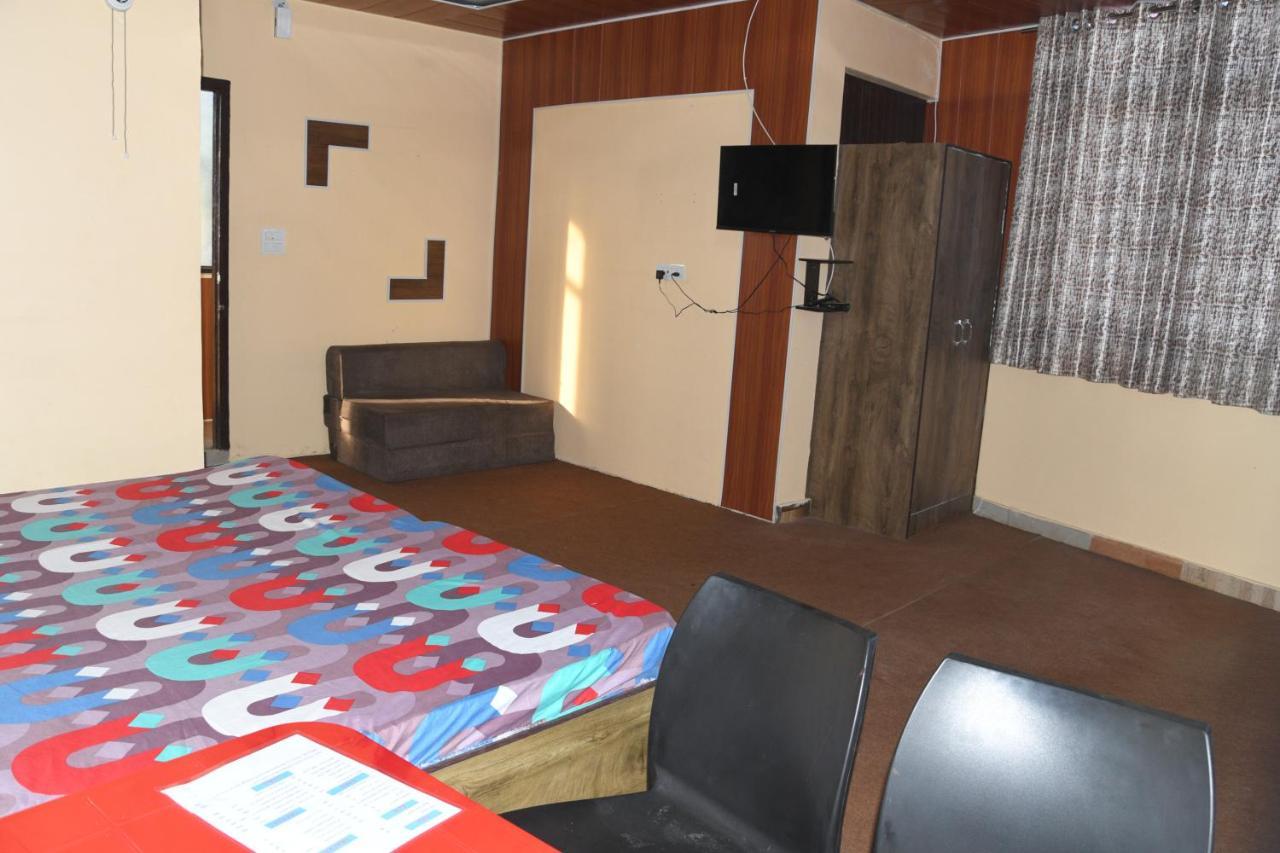 Hotel Mountain View And Rooftop Restaurant Pithorāgarh Eksteriør bilde